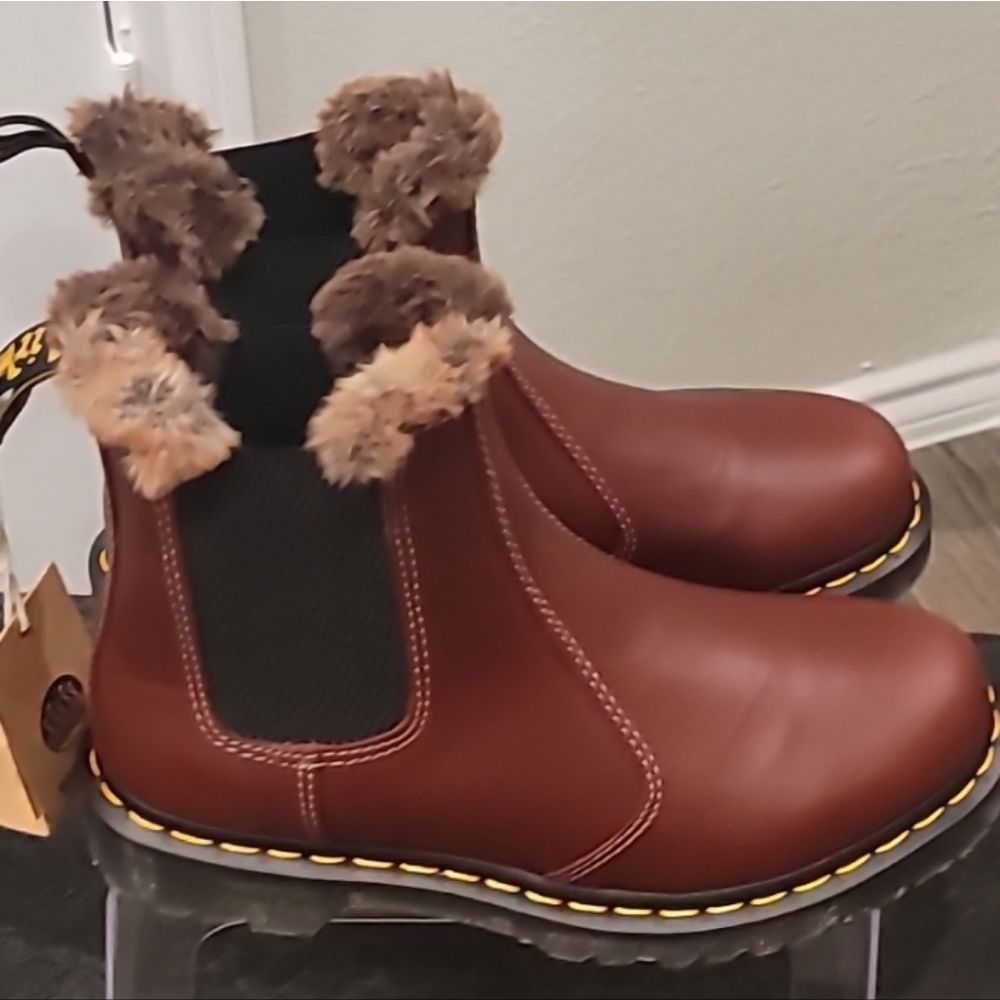 Dr. Martens Leonore Faux Fur Lined Lug Sole Chelsea Boot - Picture 12 of 12